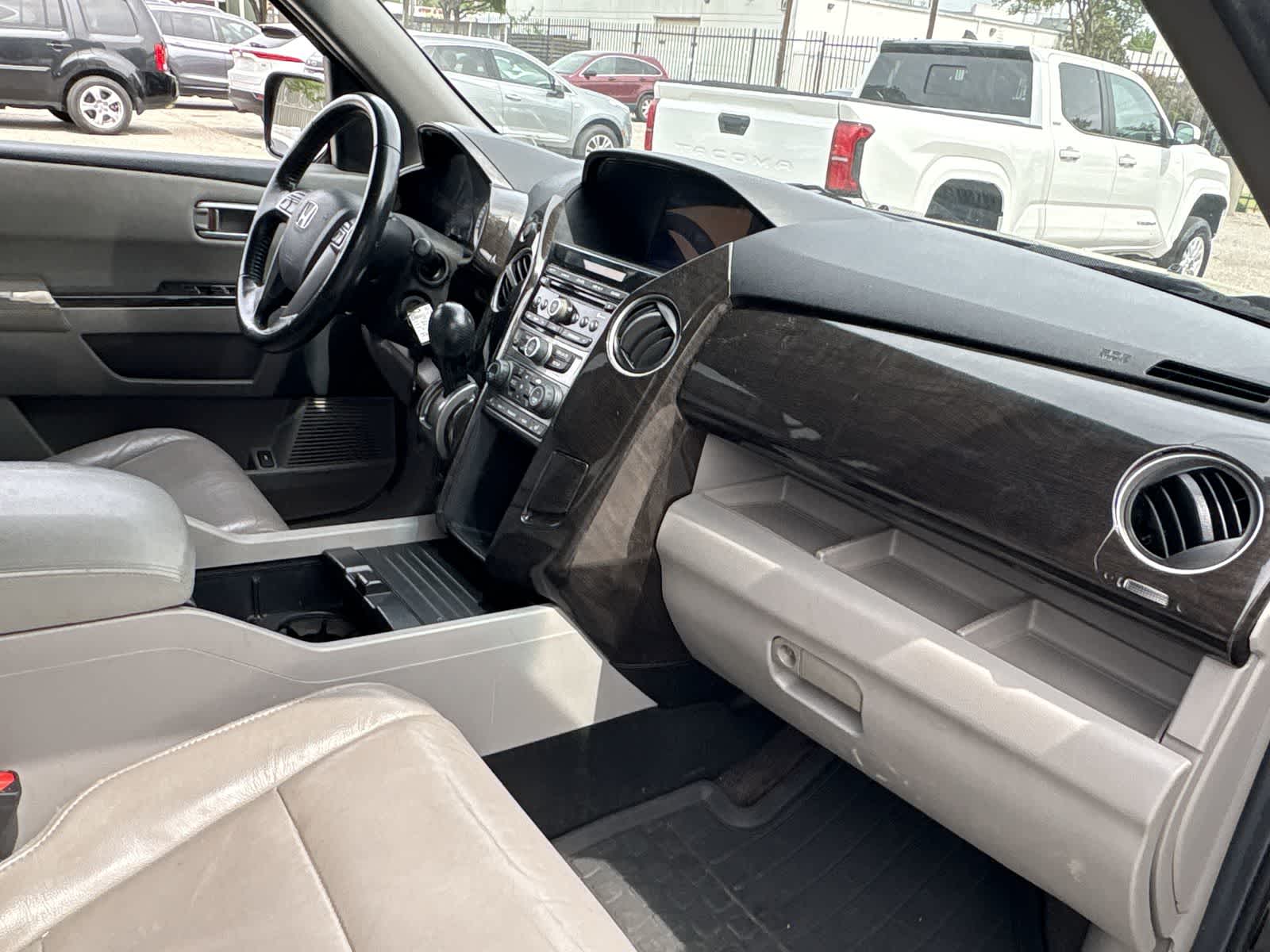 Thumbnail: 2013 Honda Pilot - 17