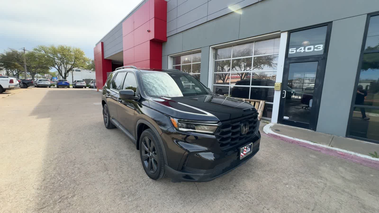 Thumbnail: 2023 Honda Pilot - 2