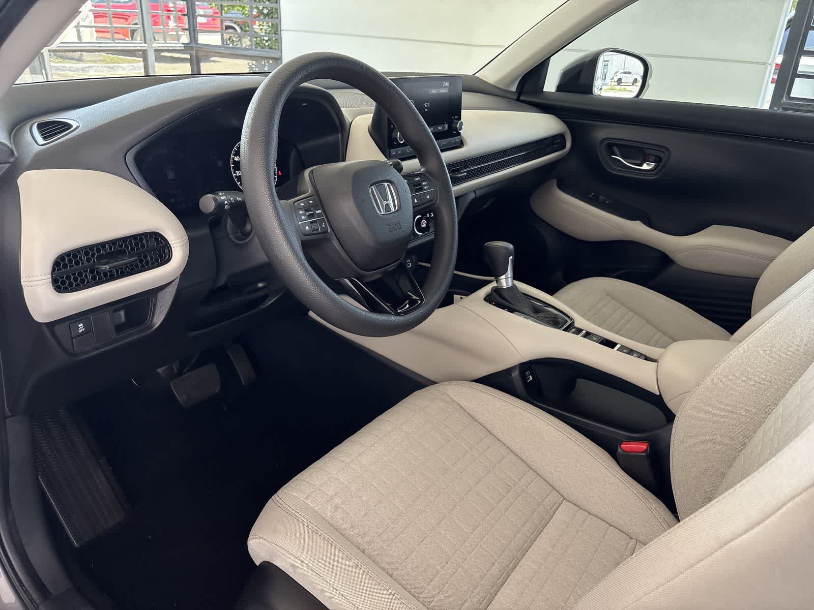 2023 Honda HR-V LX 2WD photo 2