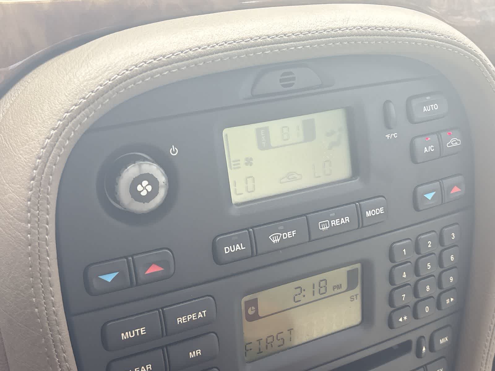 Thumbnail: 2005 Jaguar S-Type - 40