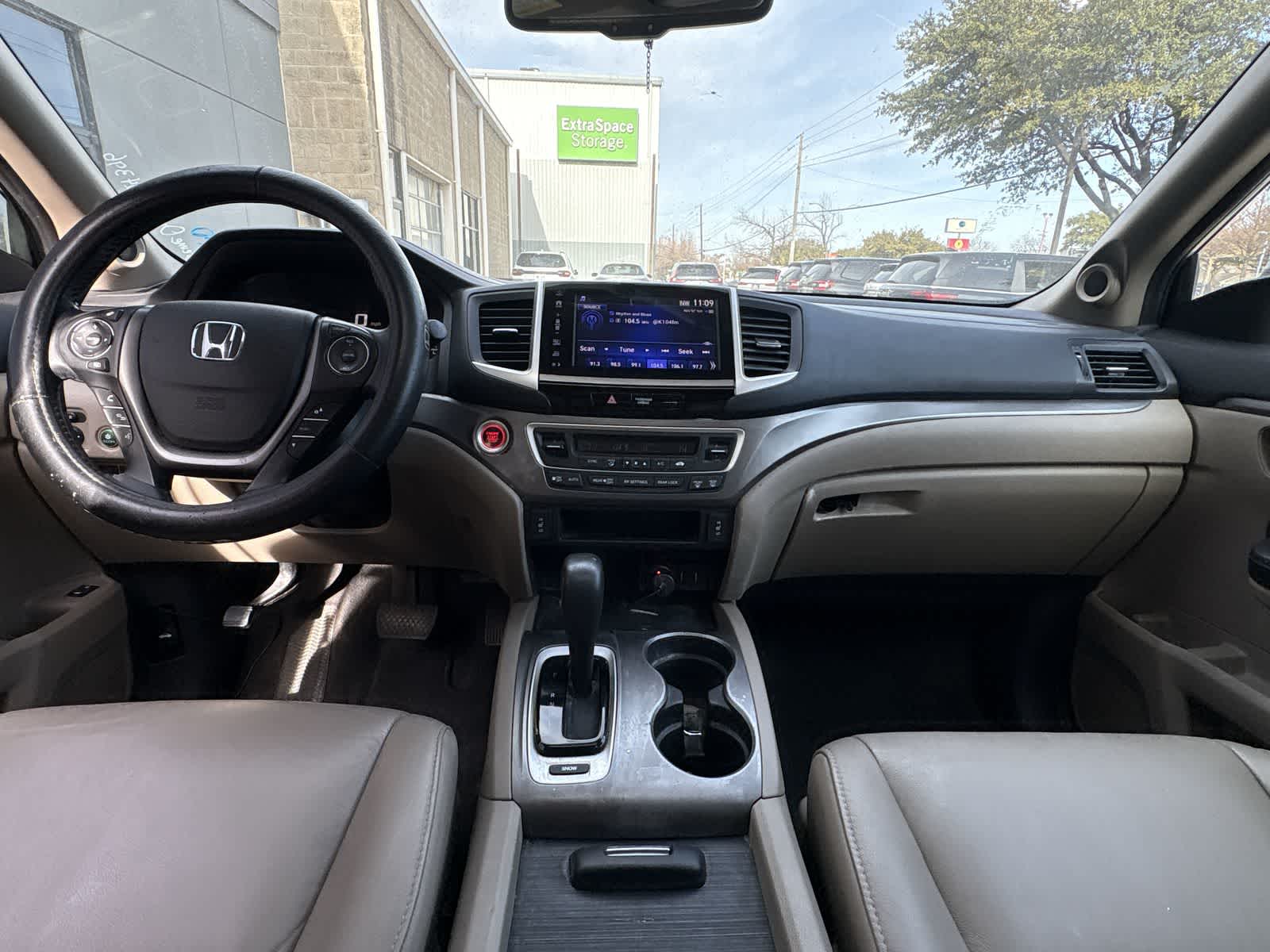Thumbnail: 2018 Honda Pilot - 9