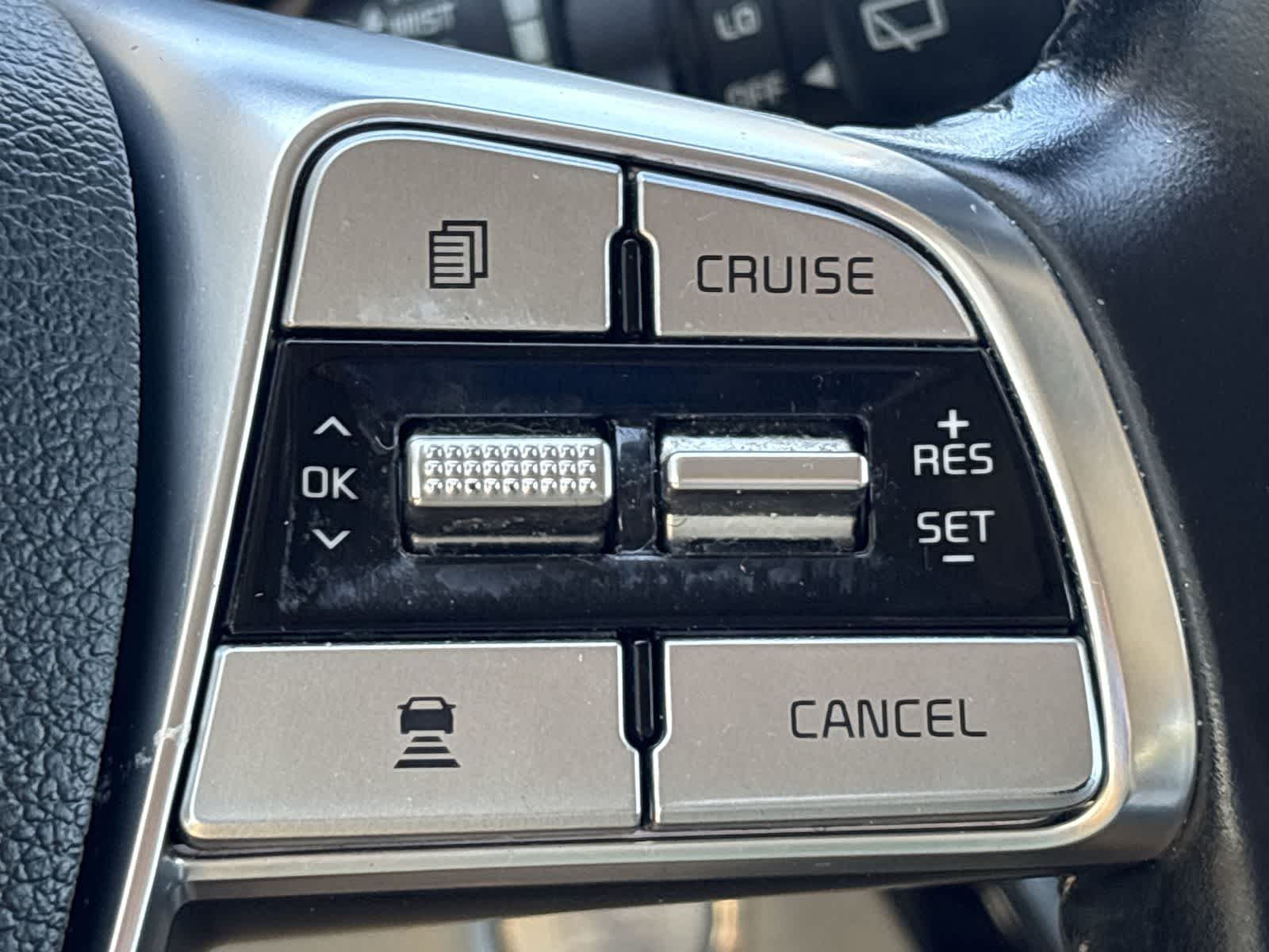 Thumbnail: 2020 Kia Telluride - 31