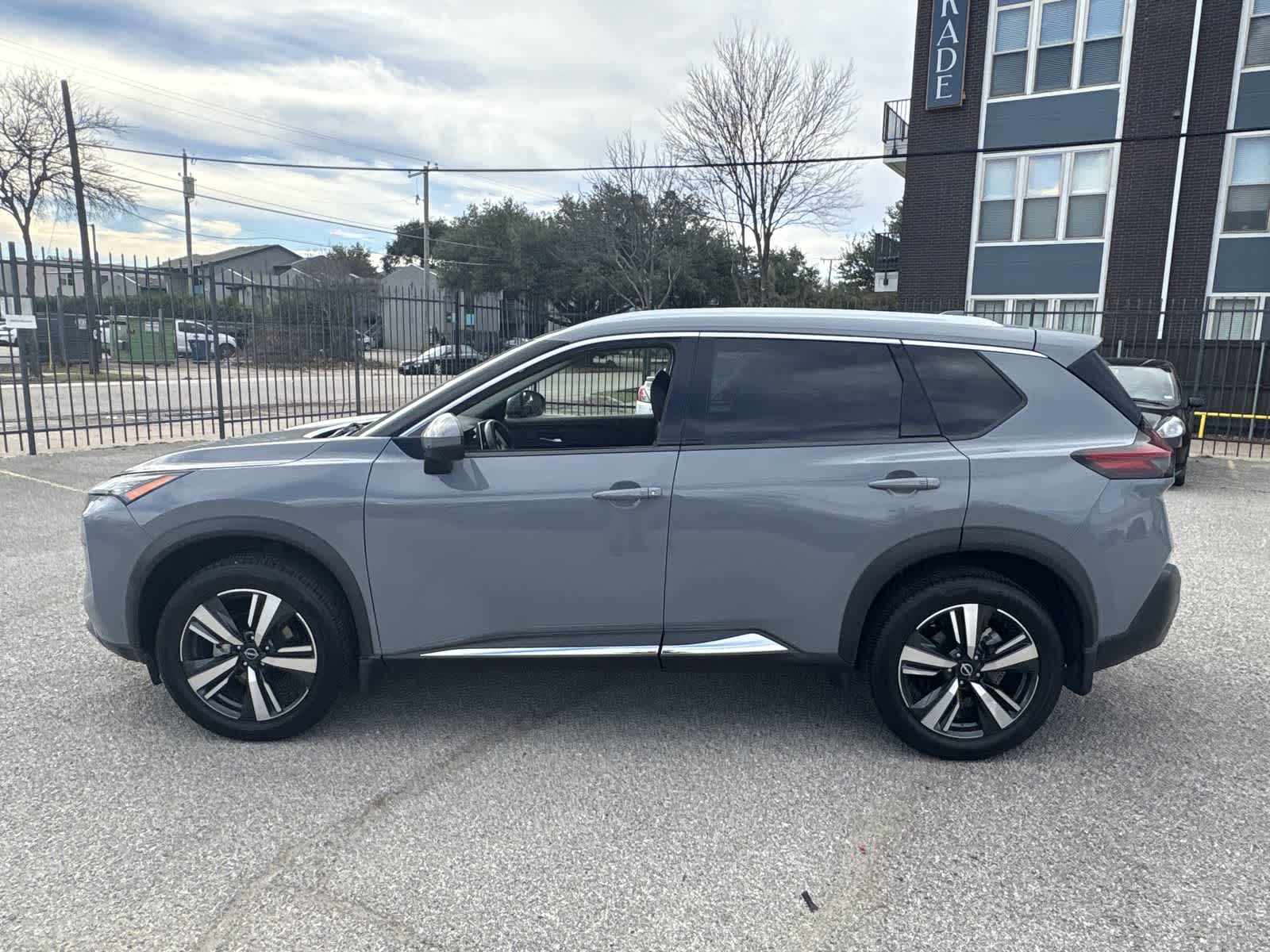 Thumbnail: 2022 Nissan Rogue - 3