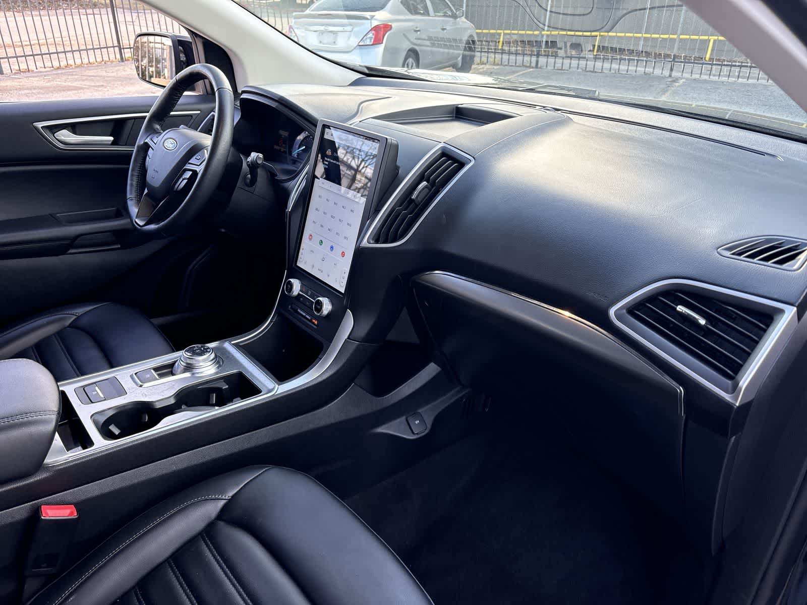 Thumbnail: 2022 Ford Edge - 22