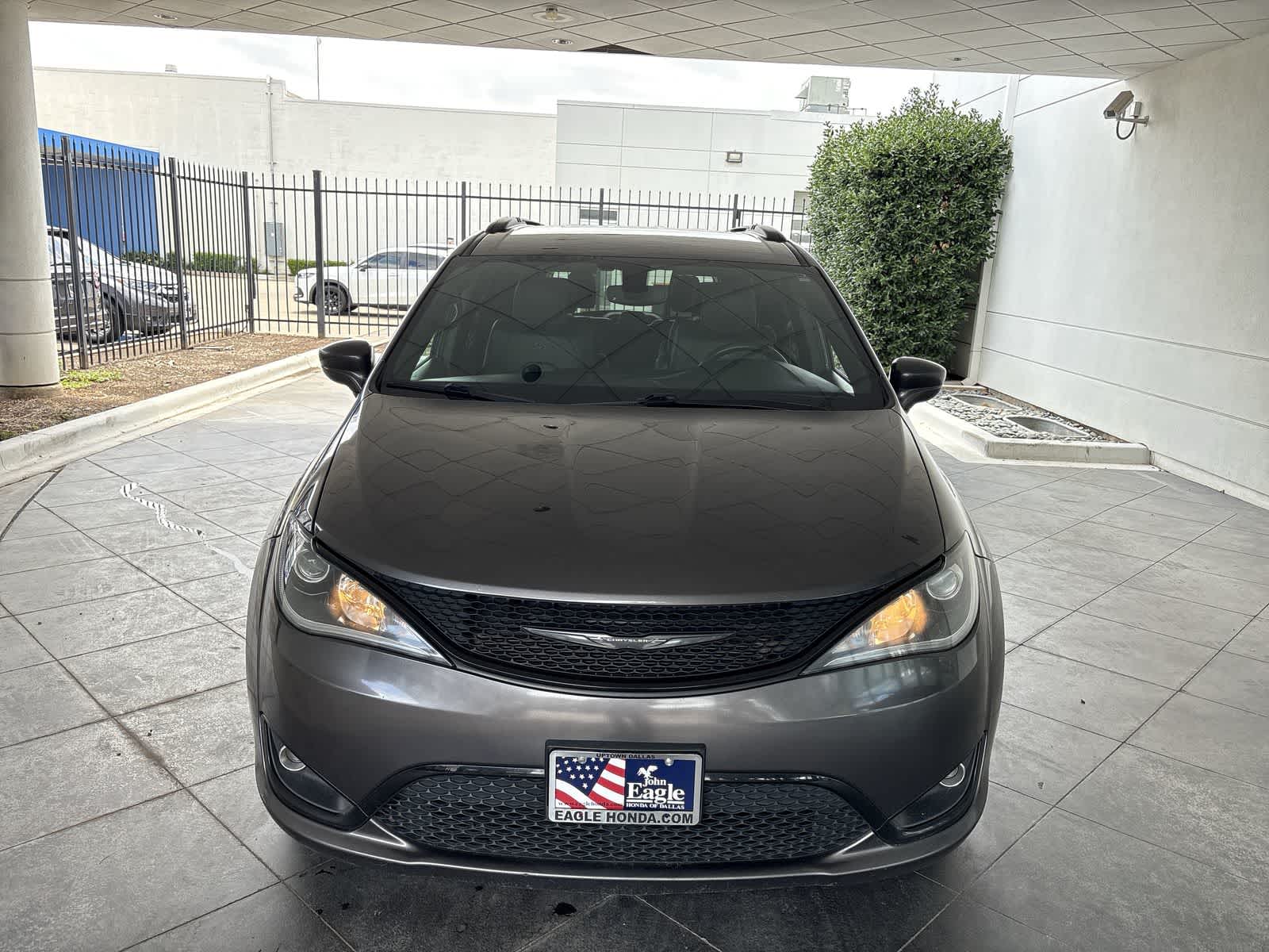 Thumbnail: 2020 Chrysler Pacifica - 6