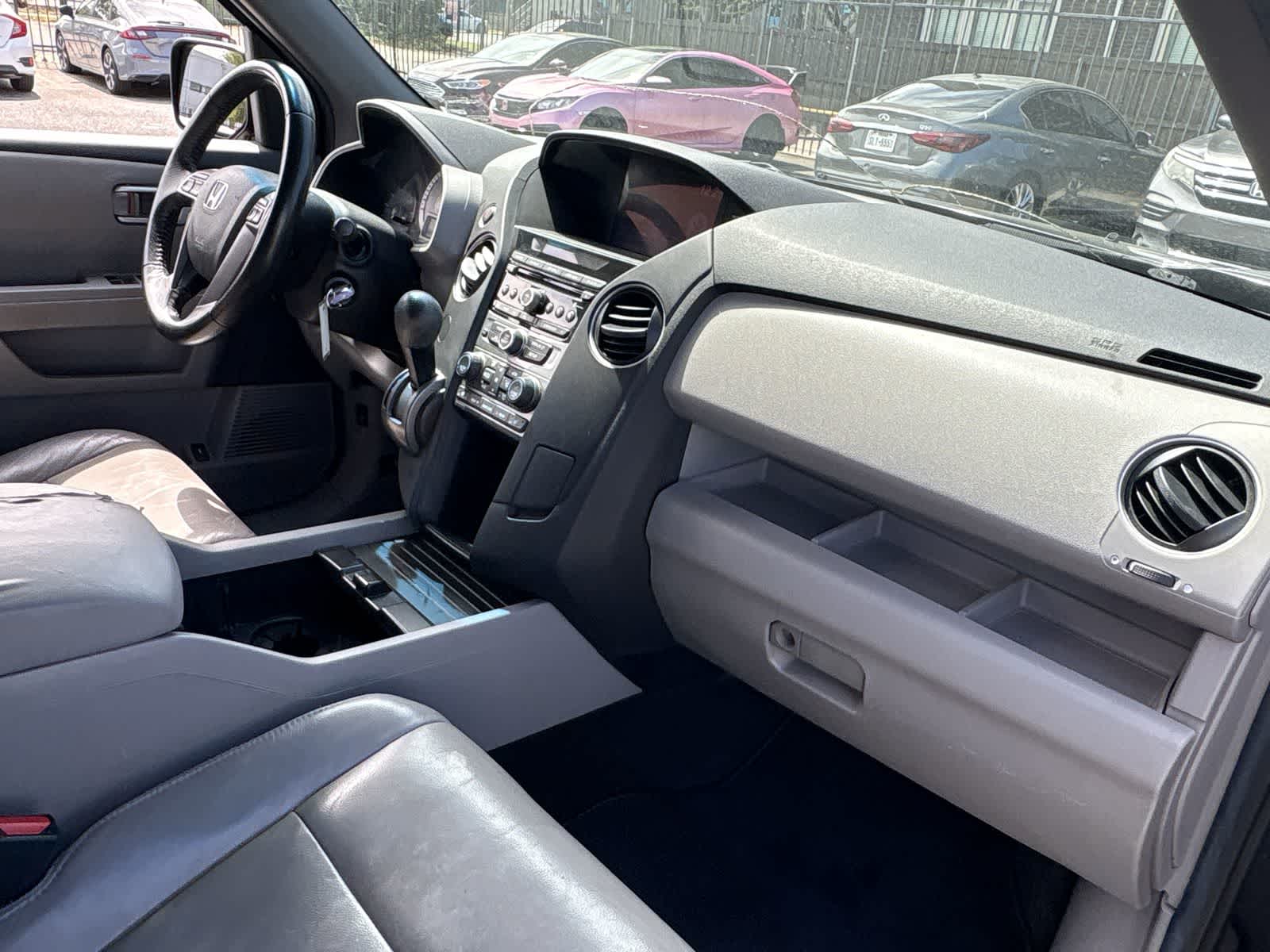 Thumbnail: 2012 Honda Pilot - 17