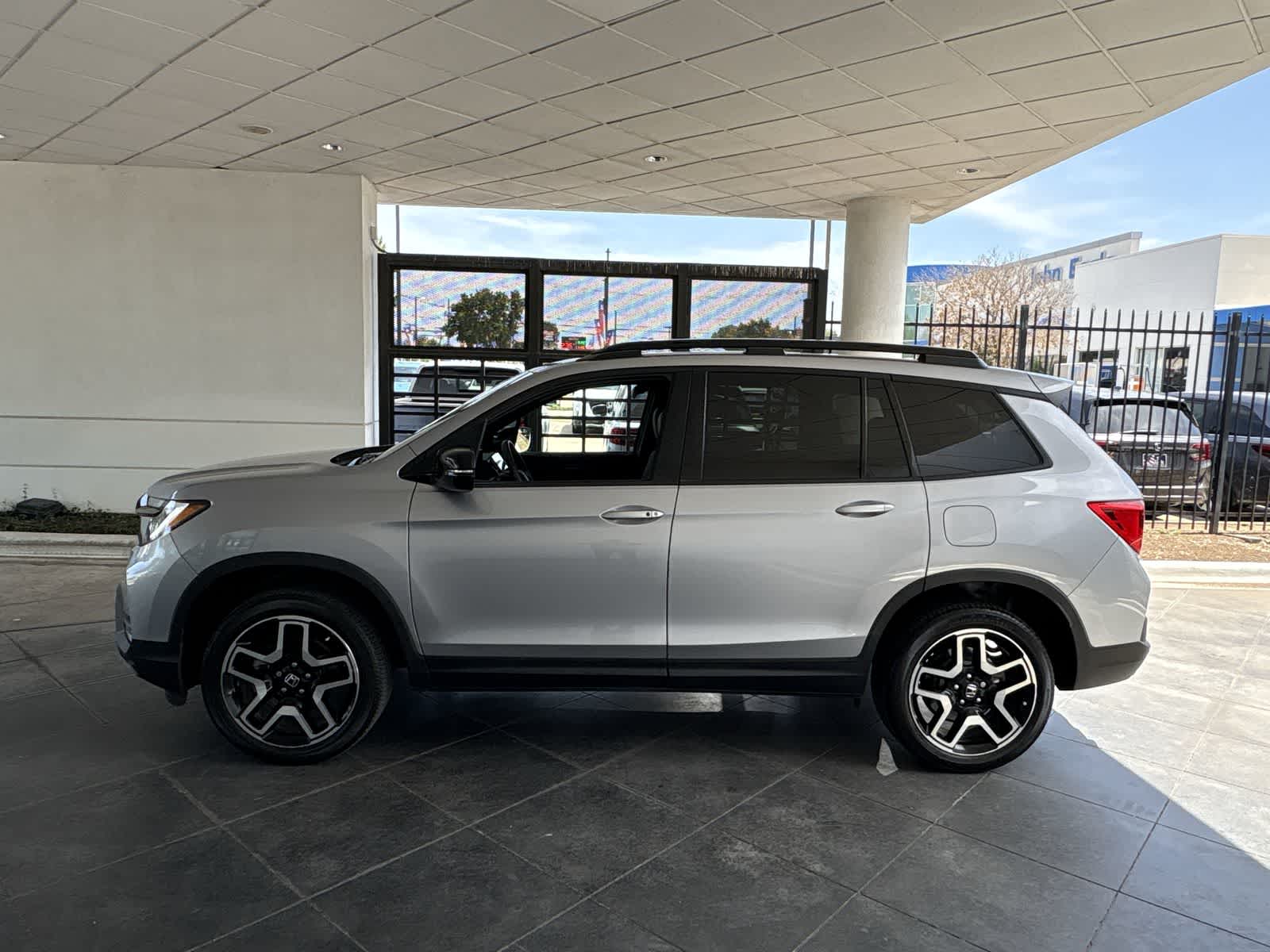 Thumbnail: 2022 Honda Passport - 3