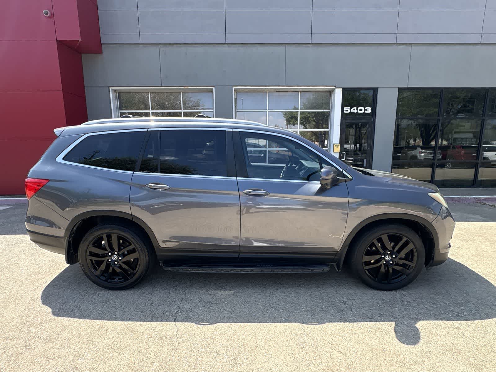 Thumbnail: 2016 Honda Pilot - 15