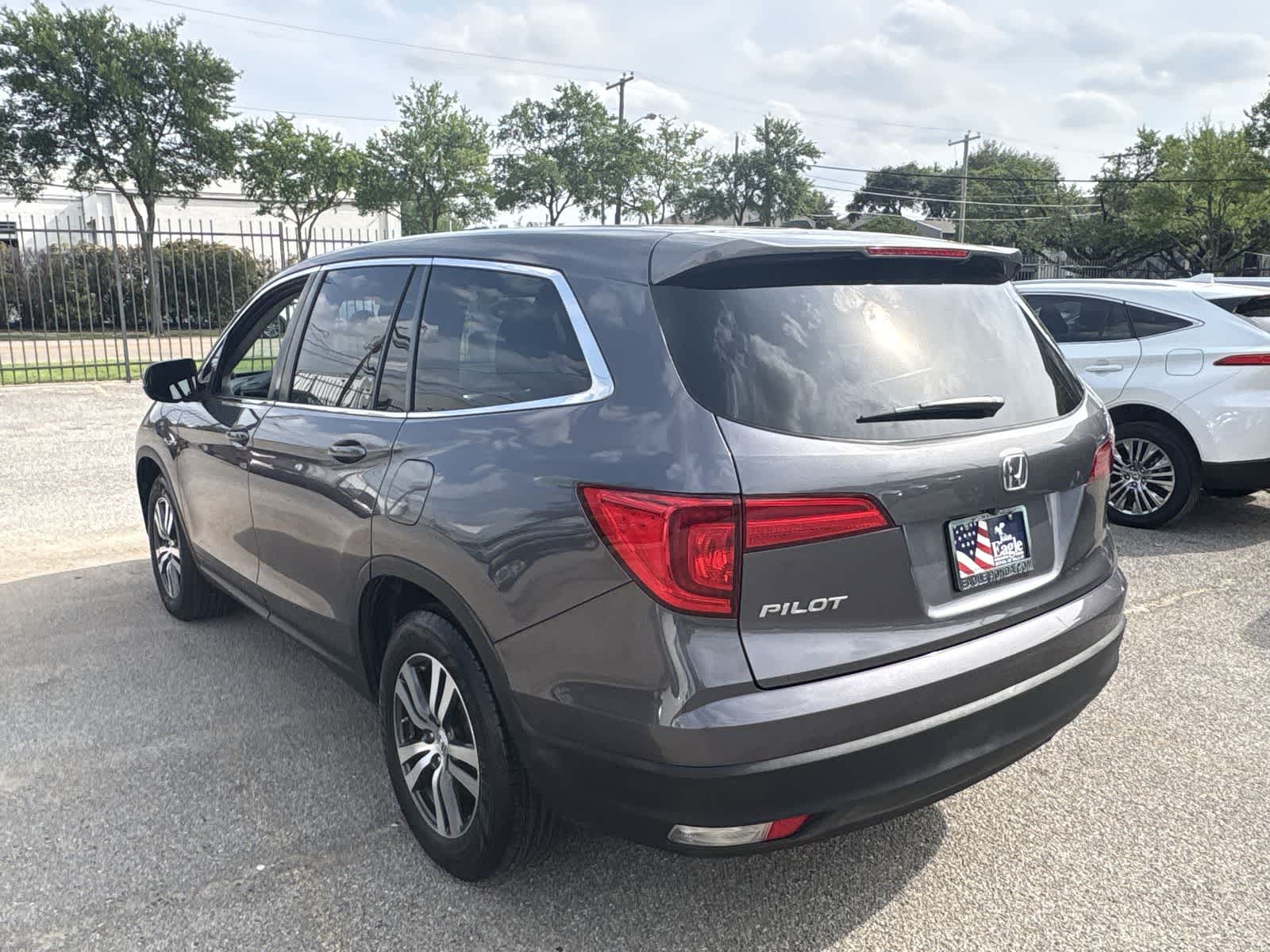 Thumbnail: 2018 Honda Pilot - 4