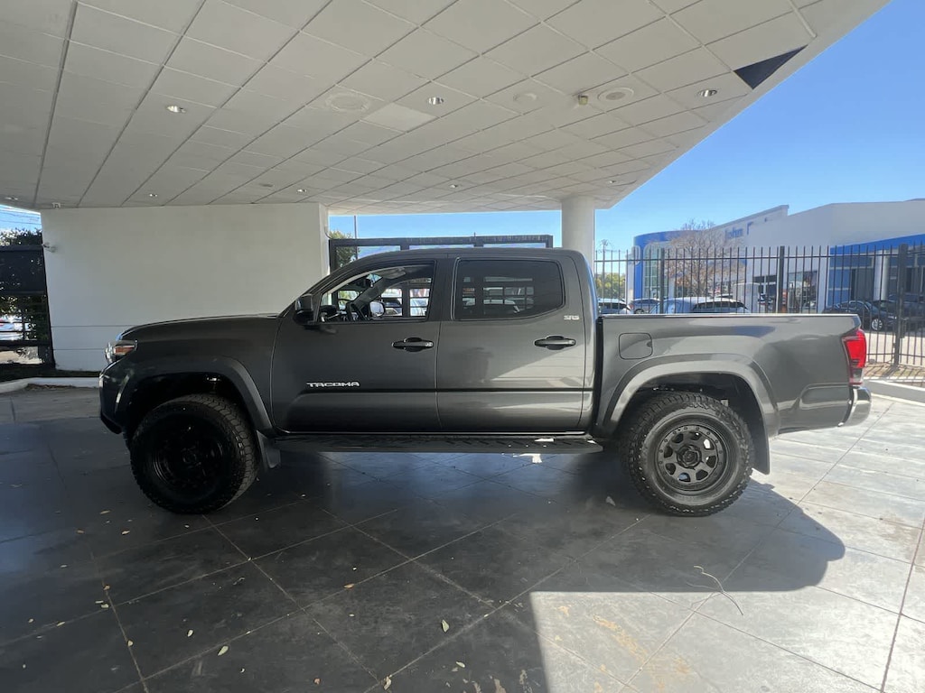 Used 2018 Toyota Tacoma SR5 V6 Truck Double Cab