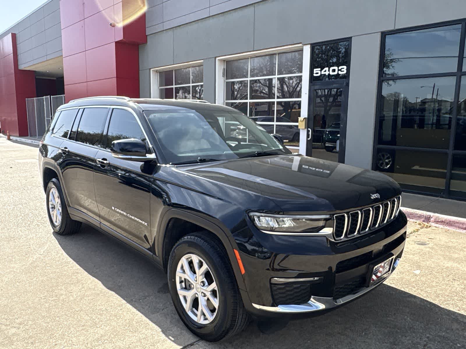 Thumbnail: 2022 Jeep Grand Cherokee - 16