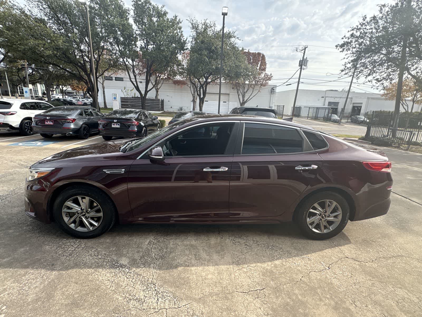 Thumbnail: 2019 Kia Optima - 3