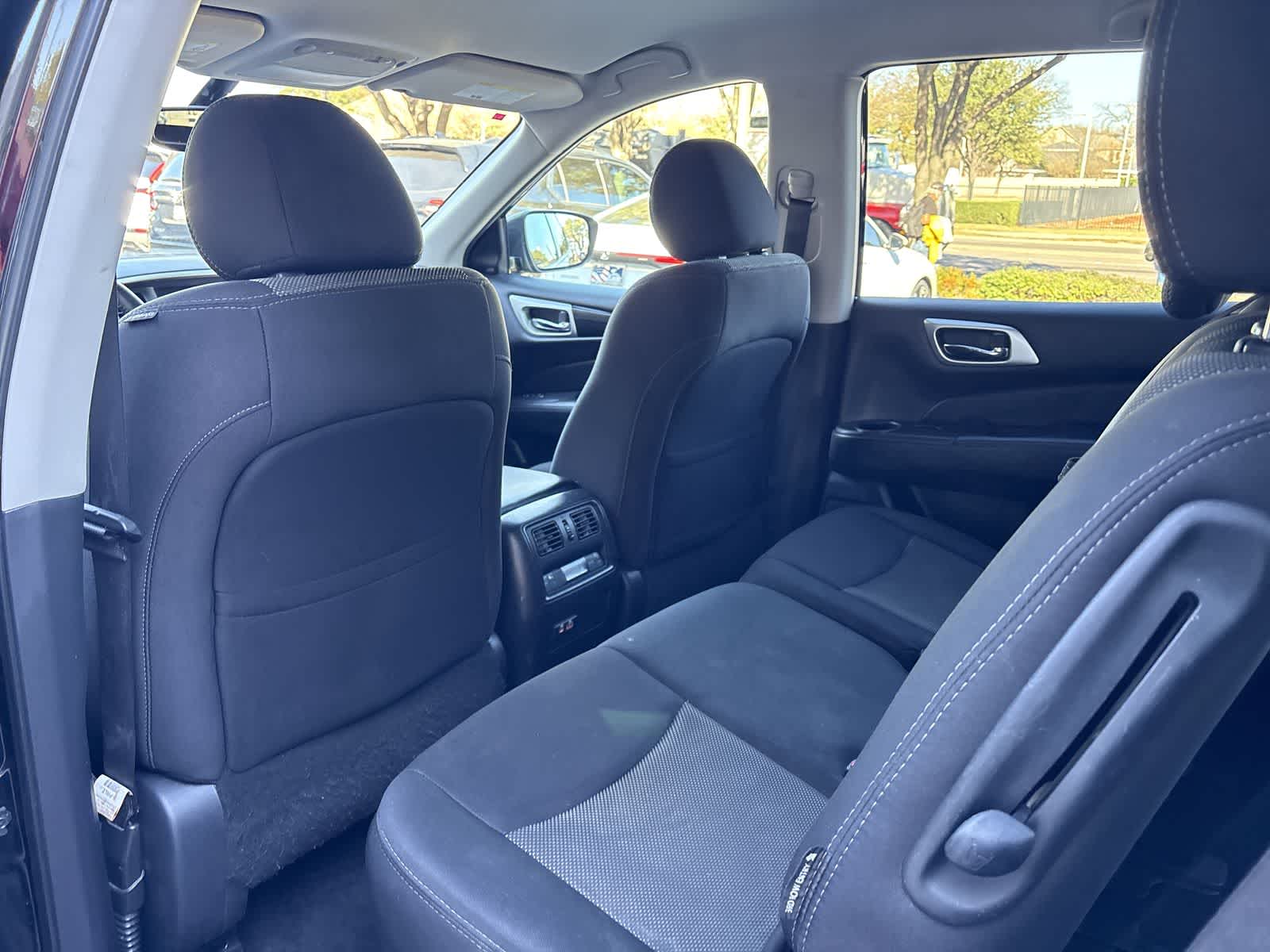 Thumbnail: 2020 Nissan Pathfinder - 11