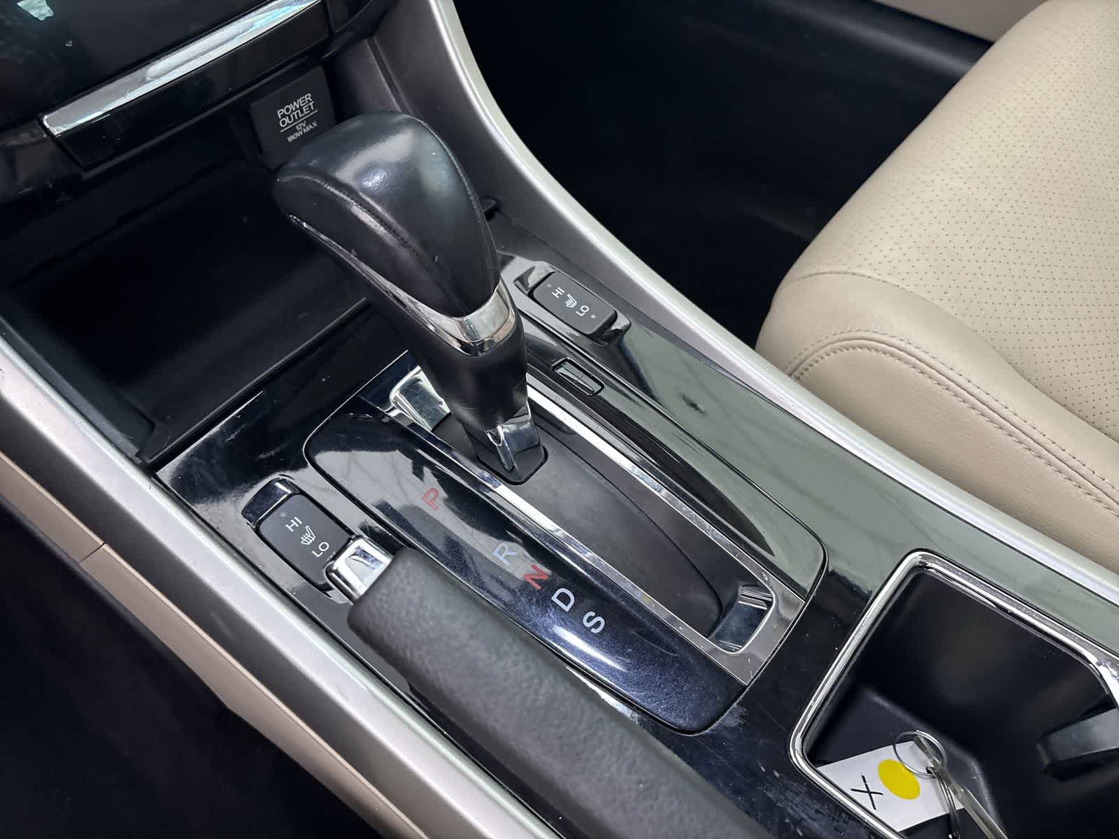 Thumbnail: 2016 Honda Accord - 16