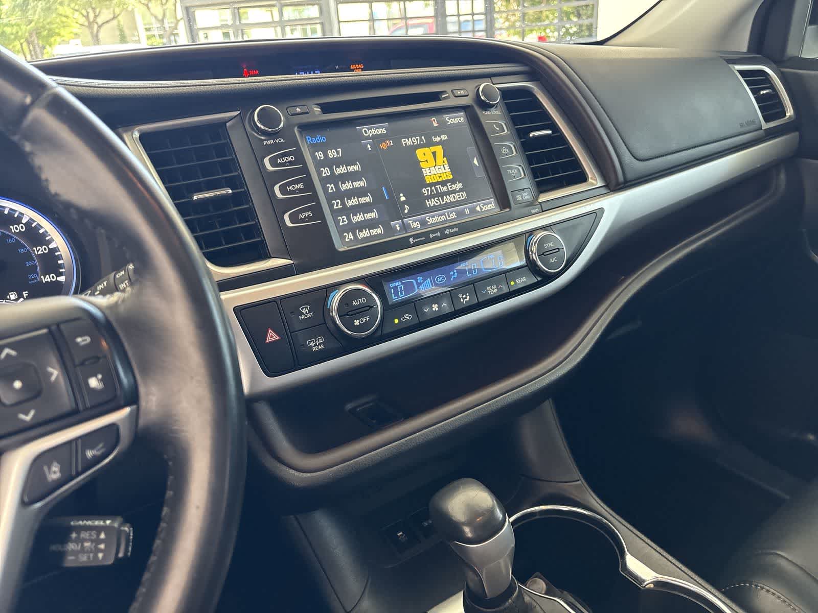 Thumbnail: 2017 Toyota Highlander - 23