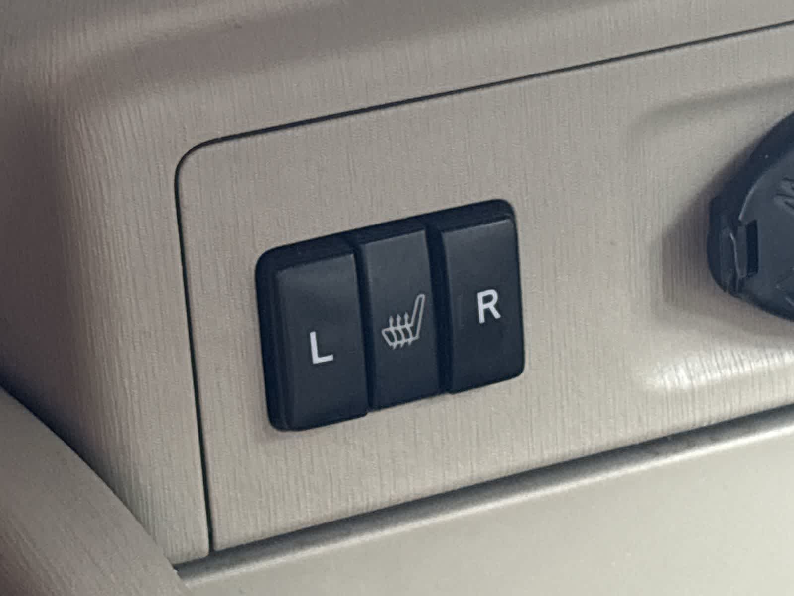 Thumbnail: 2012 Toyota Prius v - 37