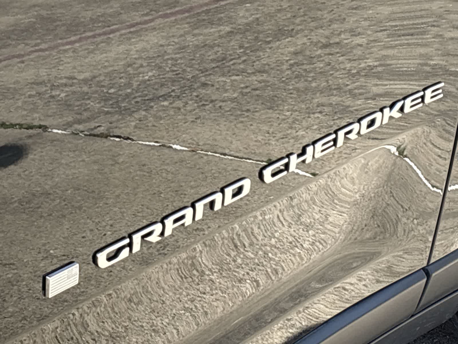 Thumbnail: 2022 Jeep Grand Cherokee - 18