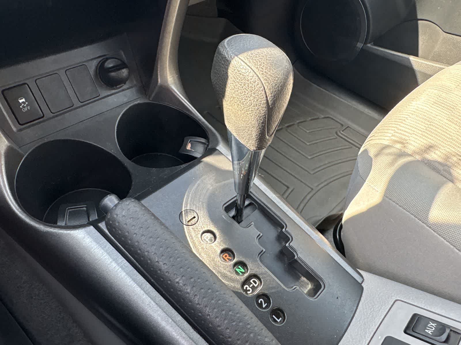 Thumbnail: 2011 Toyota RAV4 - 14