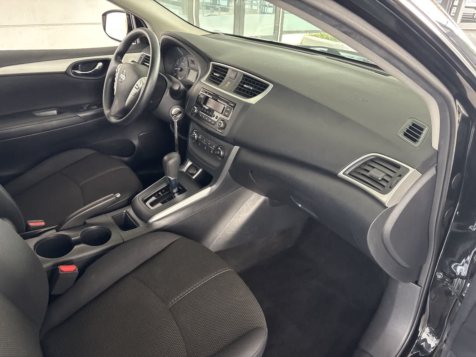 Thumbnail: 2016 Nissan Sentra - 21