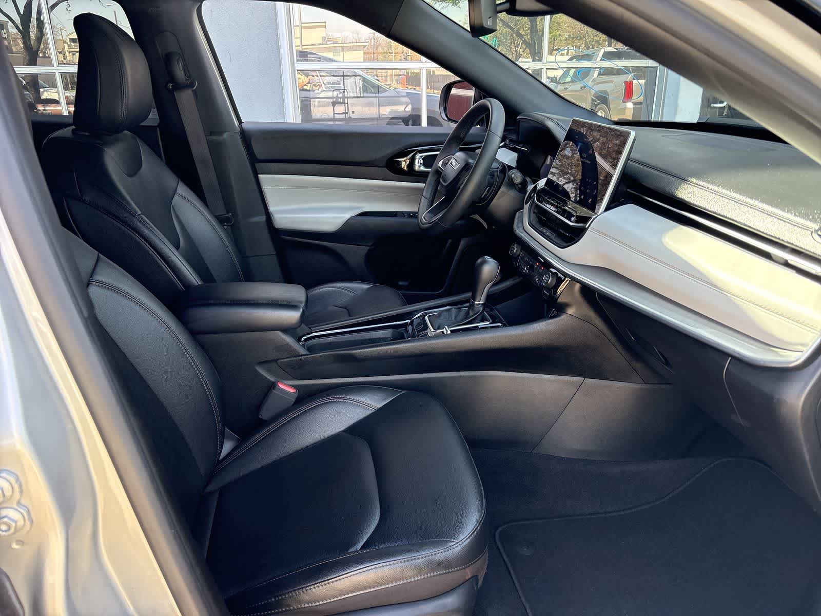 Thumbnail: 2024 Jeep Compass - 17