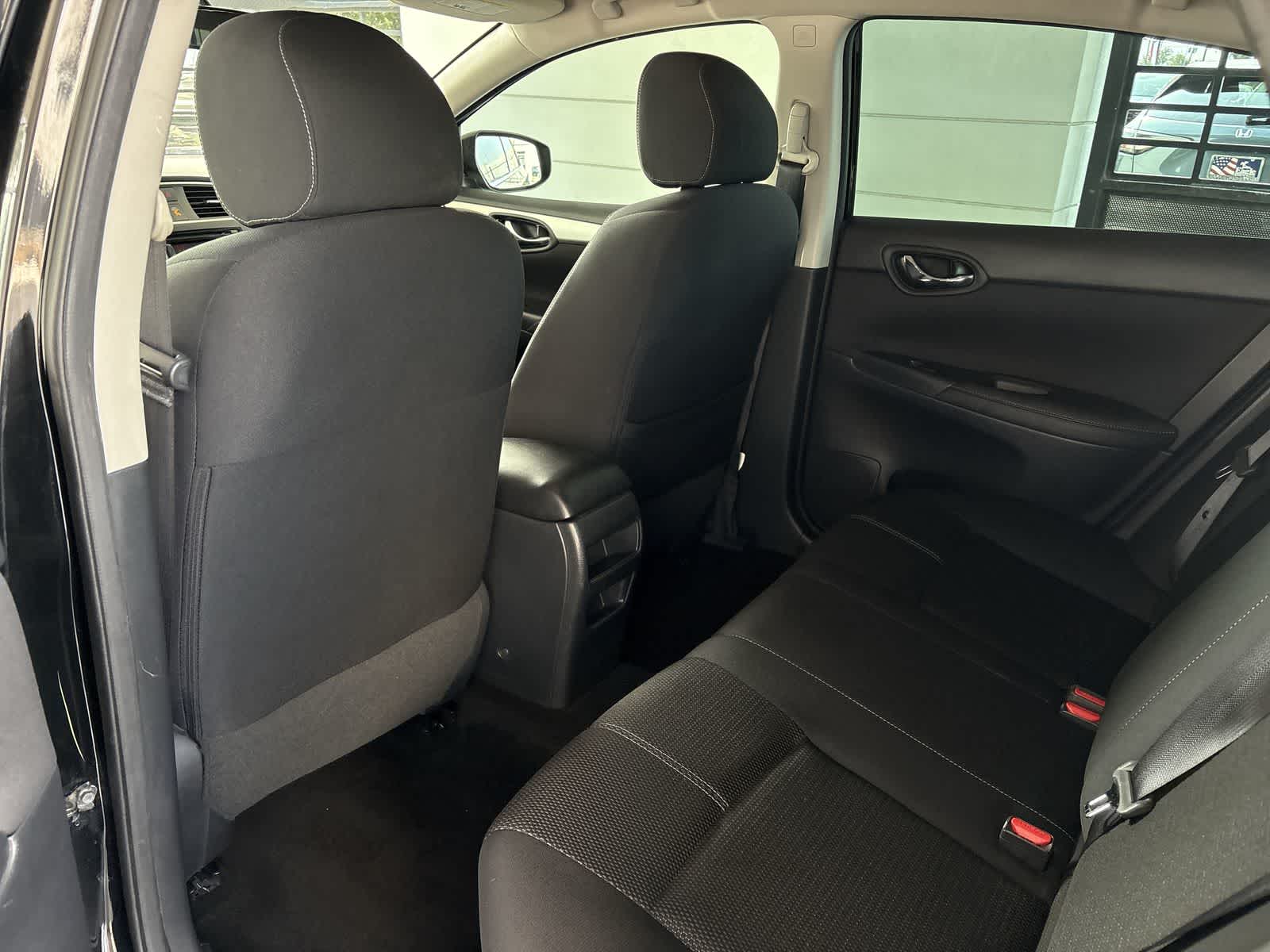 Thumbnail: 2016 Nissan Sentra - 11