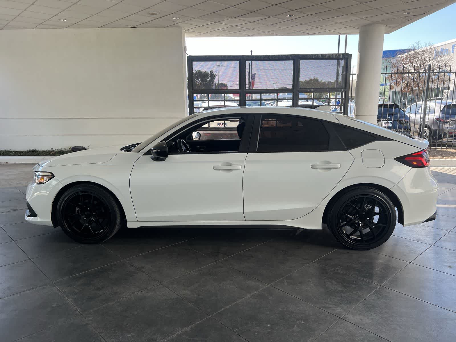 2023 Honda Civic Sport Hatchback photo 3