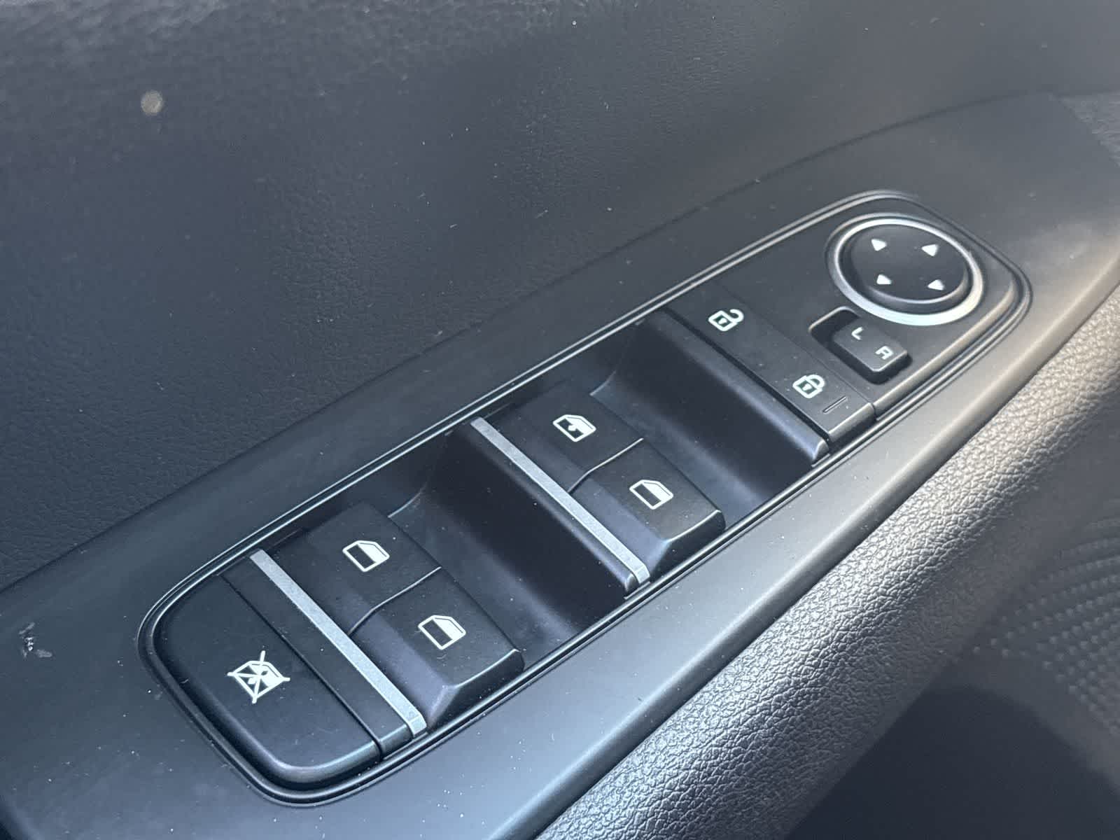 Thumbnail: 2023 Kia Forte - 30