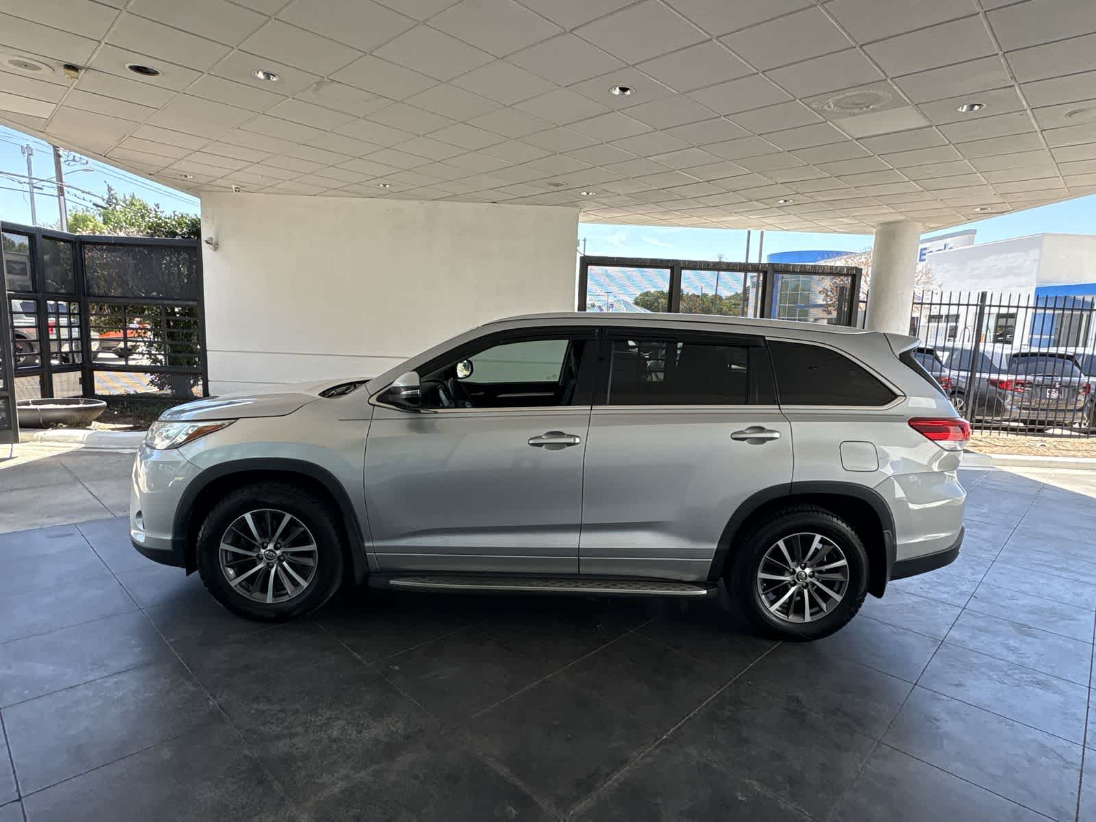 Thumbnail: 2017 Toyota Highlander - 11