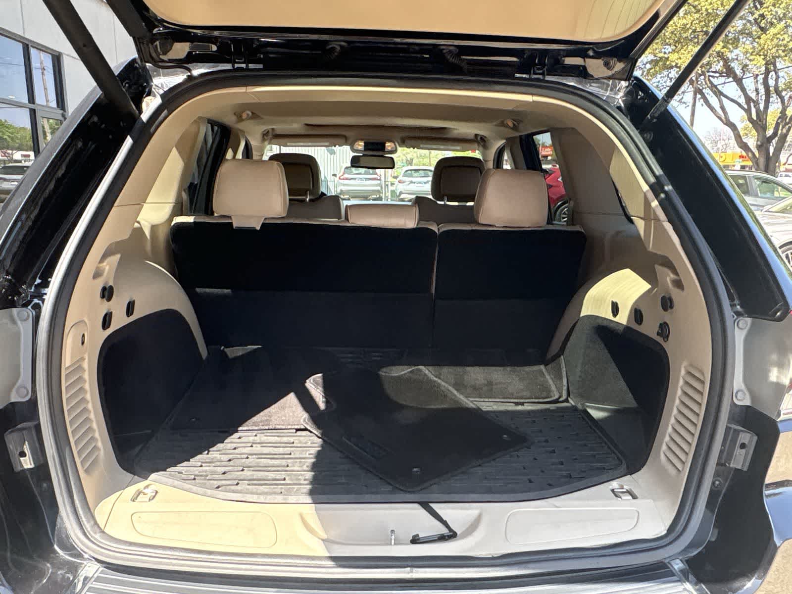 Thumbnail: 2015 Jeep Grand Cherokee - 38