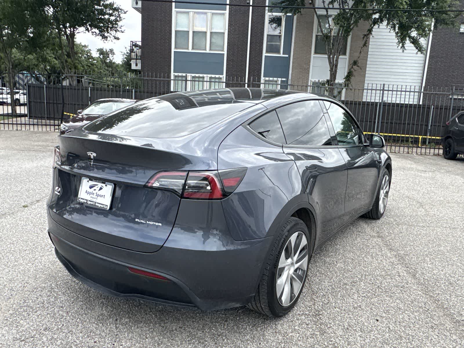 Thumbnail: 2022 Tesla Model Y - 6