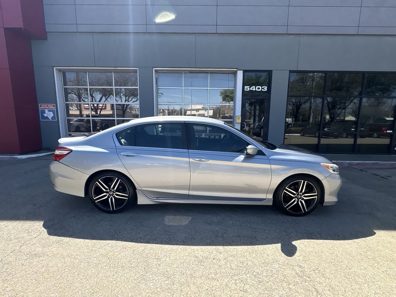 Thumbnail: 2016 Honda Accord - 15