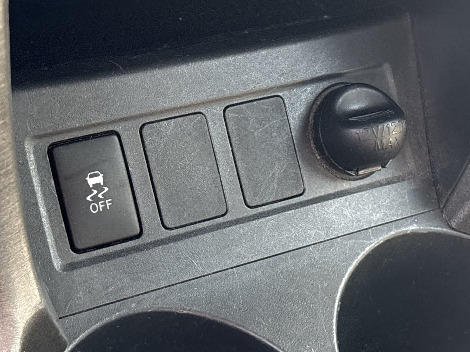 Thumbnail: 2011 Toyota RAV4 - 17