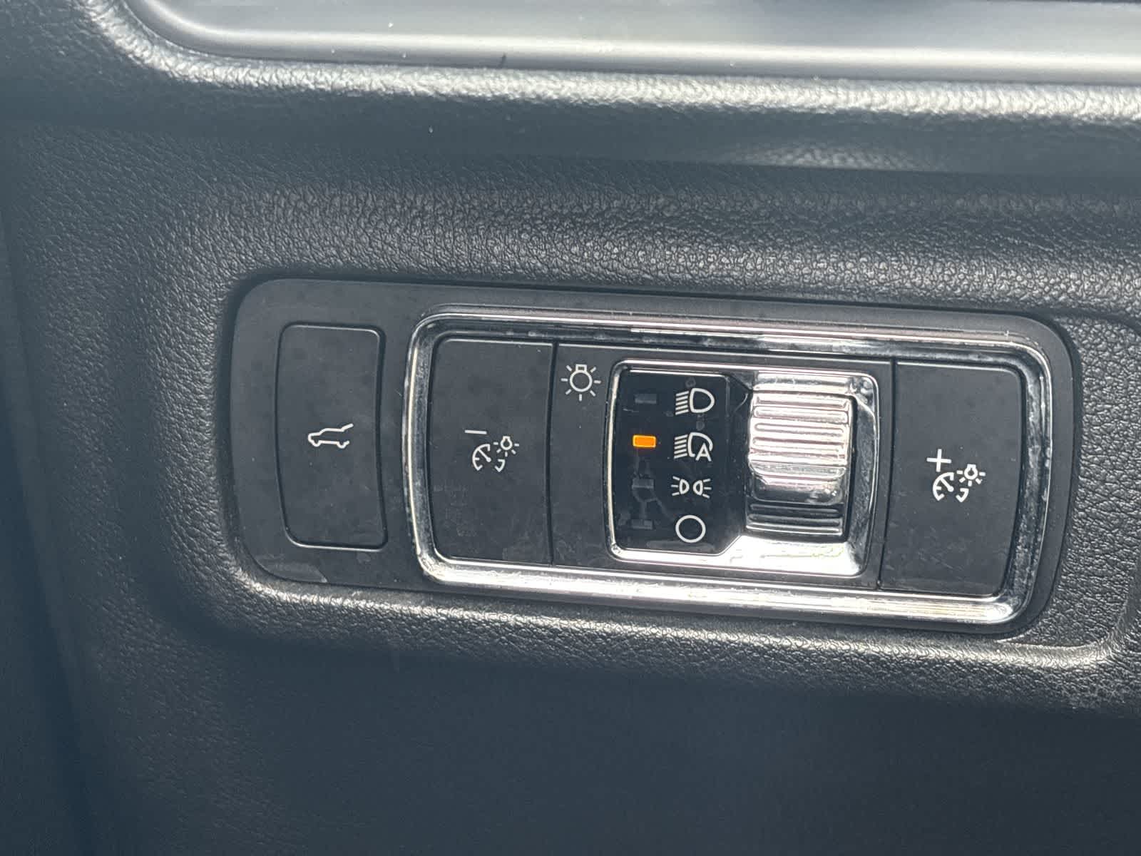 Thumbnail: 2020 Lincoln Corsair - 32