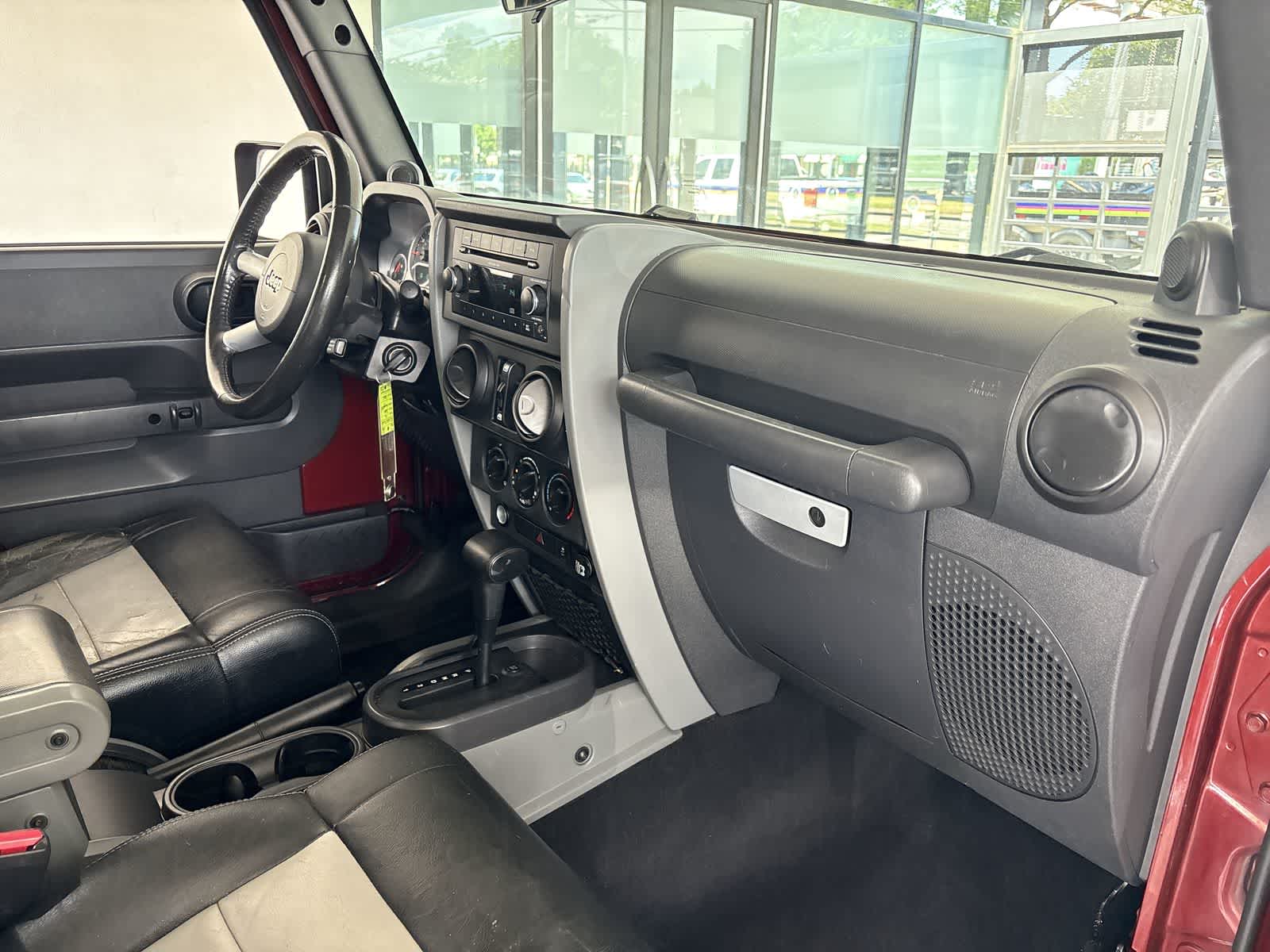 Thumbnail: 2010 Jeep Wrangler - 22