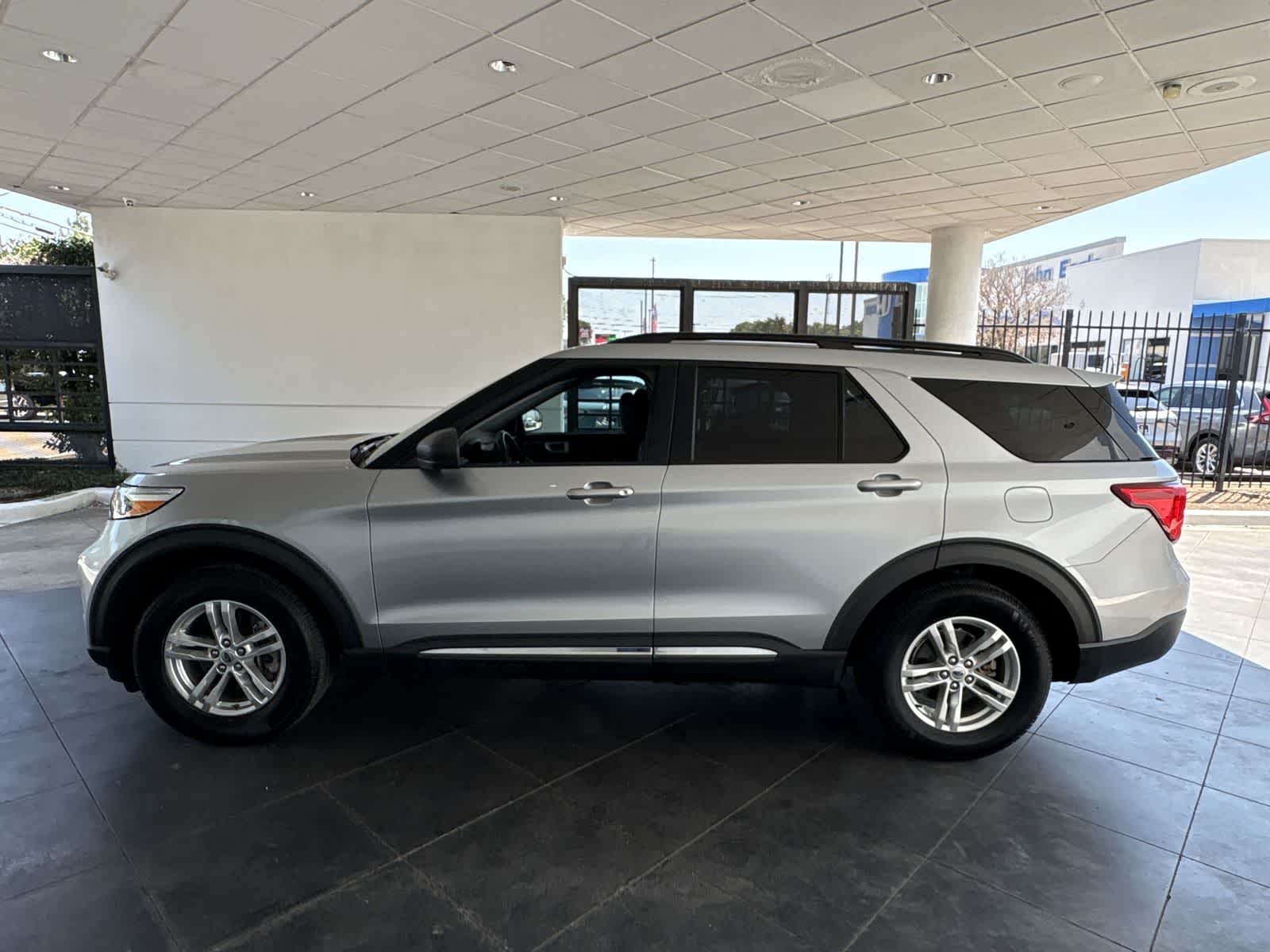 Thumbnail: 2022 Ford Explorer - 3