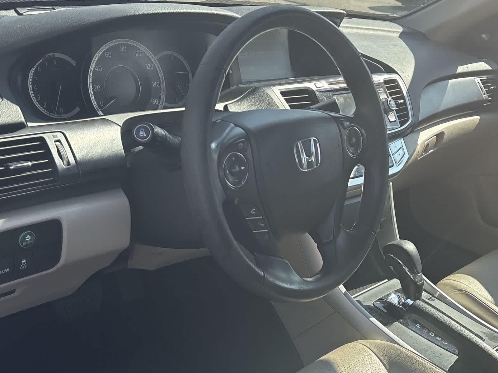 Used 2015 Honda Accord EX-L with VIN 1HGCR2F84FA225490 for sale in Medford, OR
