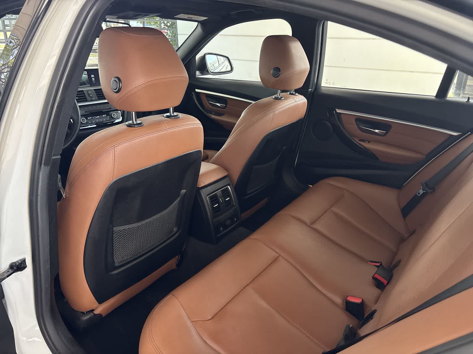 Thumbnail: 2016 BMW 3 Series - 11