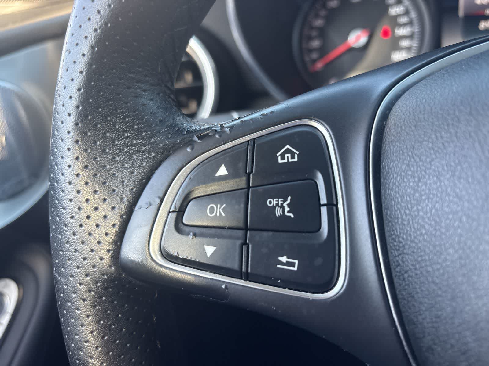 Thumbnail: 2019 Mercedes-Benz GLC - 32