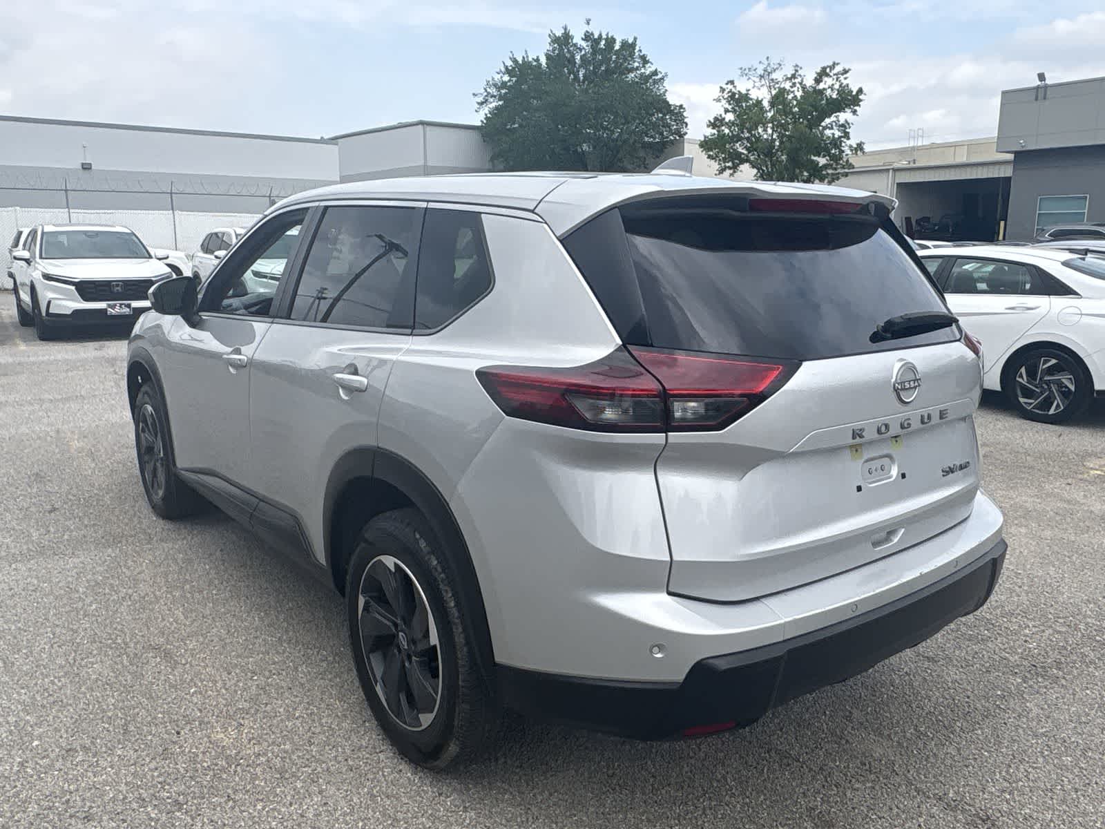 Thumbnail: 2024 Nissan Rogue - 4