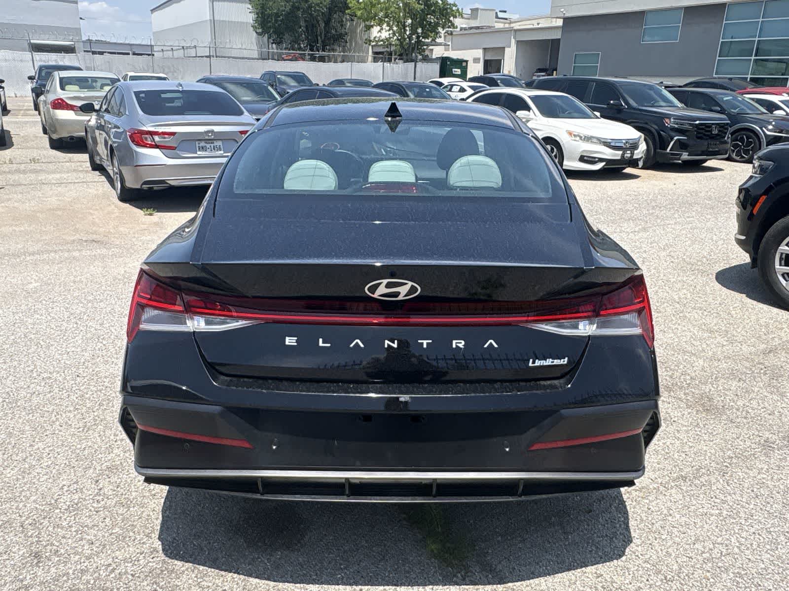 Thumbnail: 2024 Hyundai Elantra - 4