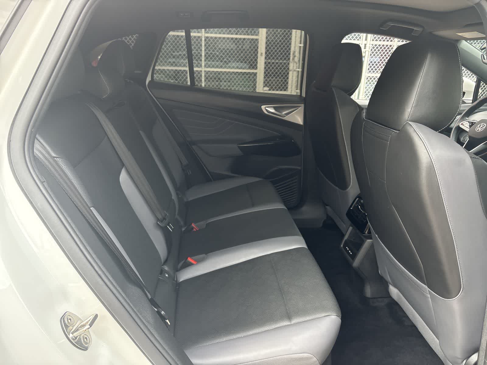 Thumbnail: 2024 Volkswagen ID.4 - 24