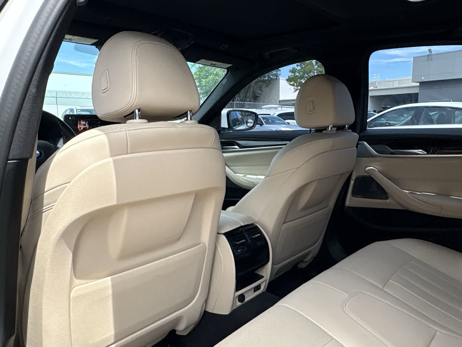 Thumbnail: 2023 BMW 5 Series - 14