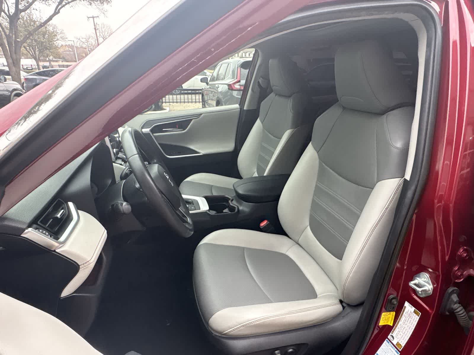 Thumbnail: 2019 Toyota RAV4 - 22