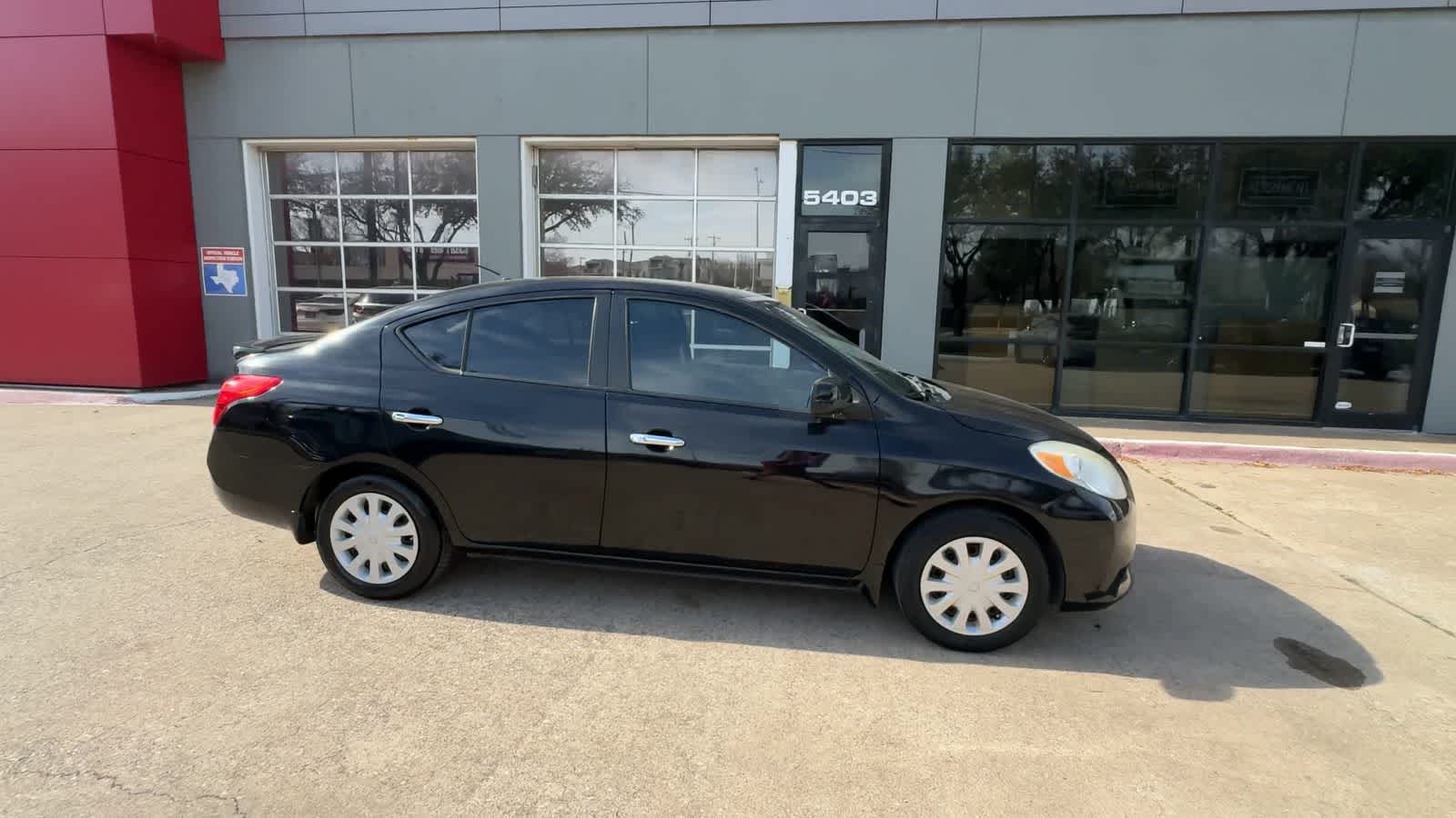 Thumbnail: 2013 Nissan Versa - 9