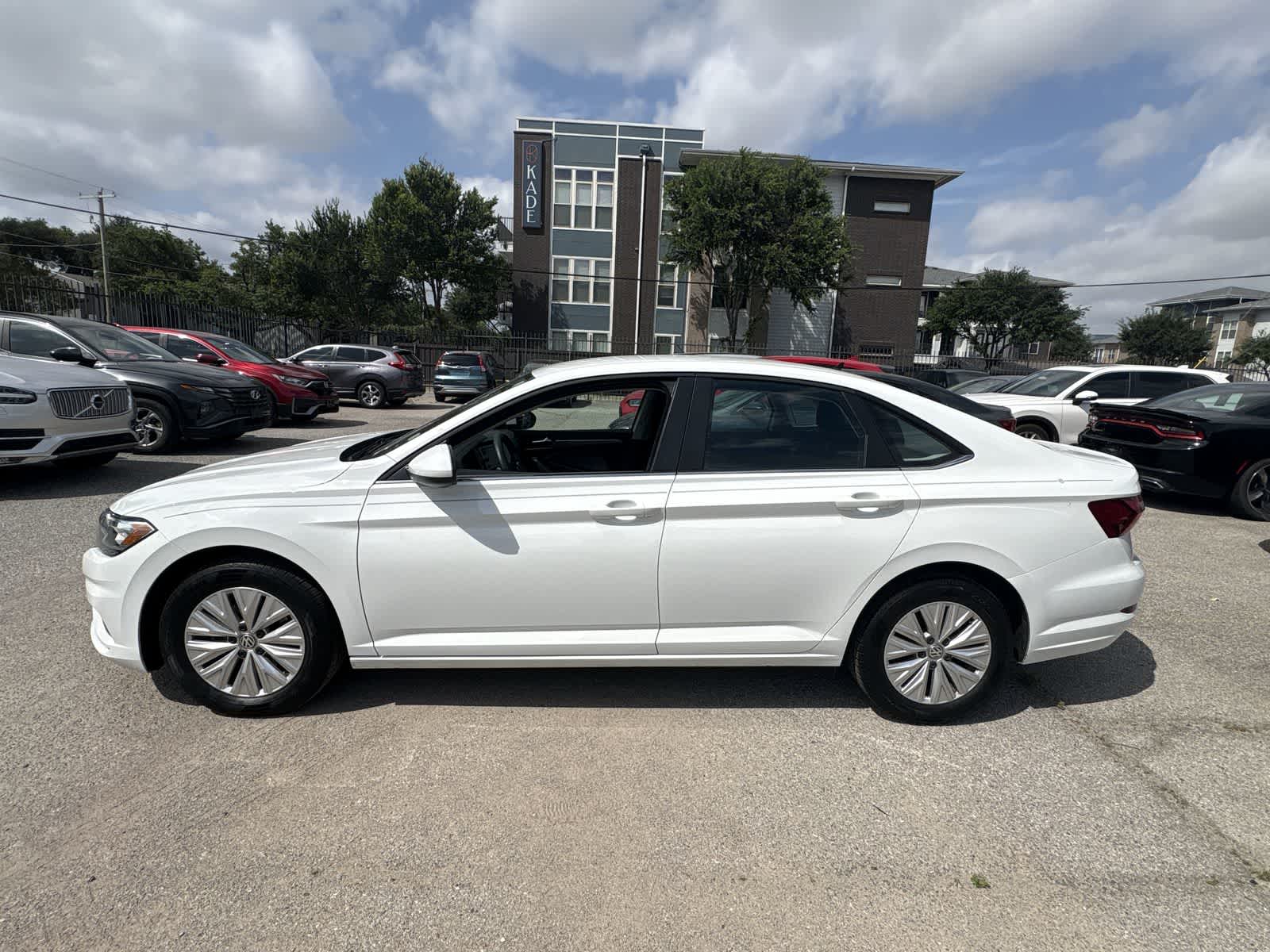 Thumbnail: 2019 Volkswagen Jetta - 3