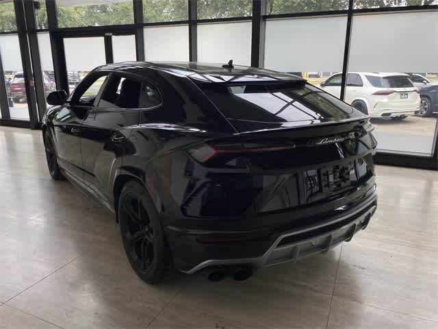 2020 Lamborghini Urus  3