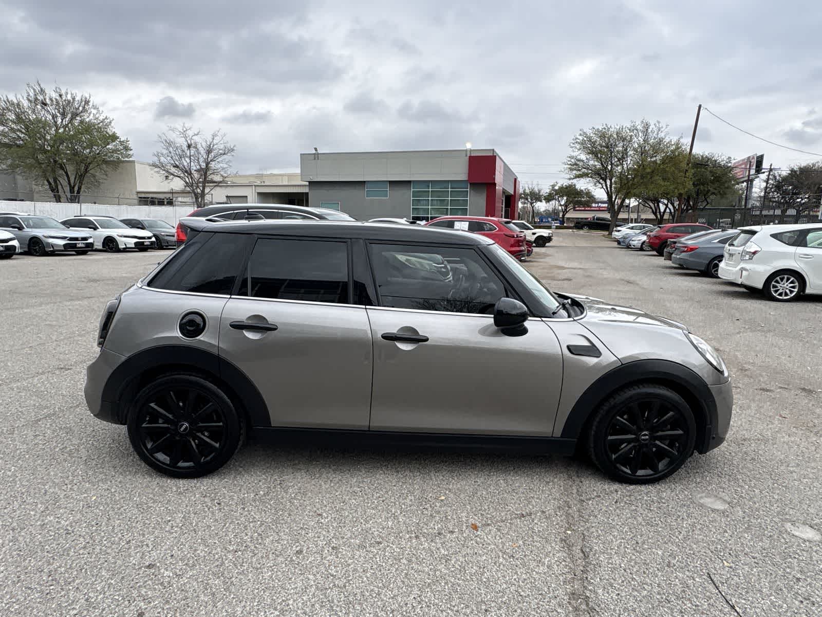 Thumbnail: 2018 MINI Cooper Hardtop - 15