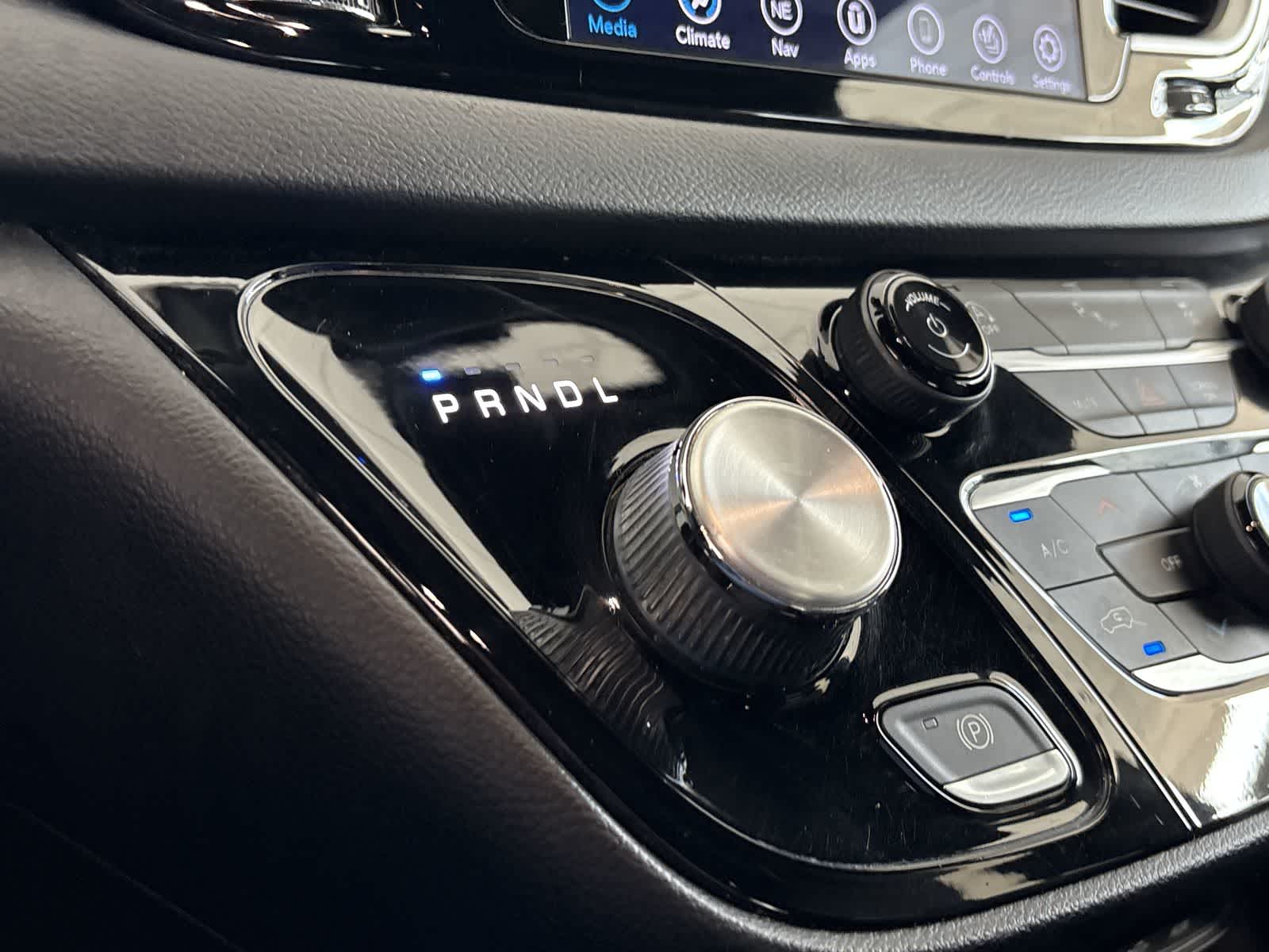Thumbnail: 2020 Chrysler Pacifica - 16