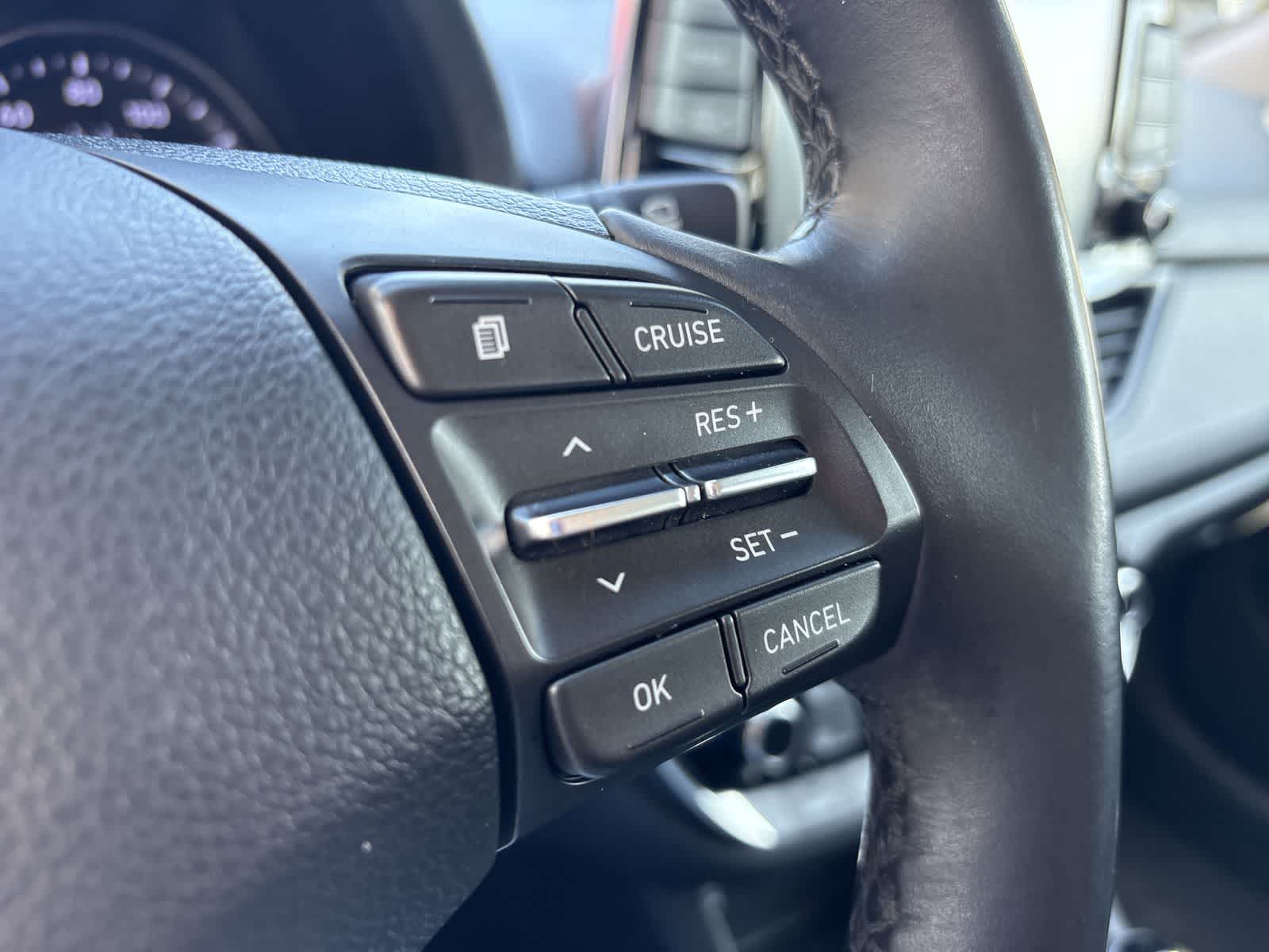 Thumbnail: 2018 Hyundai Elantra - 32