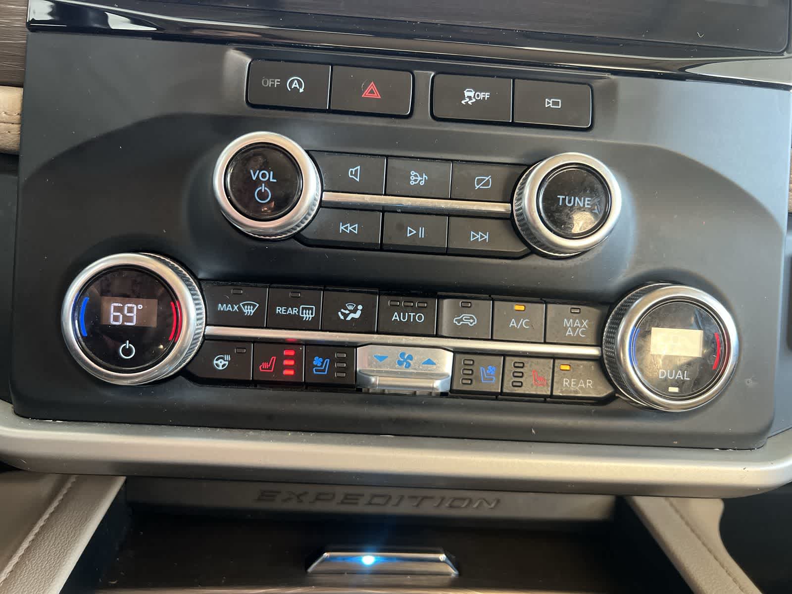 Thumbnail: 2023 Ford Expedition MAX - 22